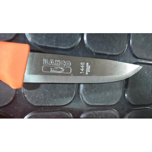 Cuchillo Bahco 1446 Con Funda Plástica Especial Caza Y Pesca Color Naranja Claro